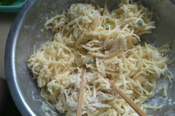土豆饼的做法图解2