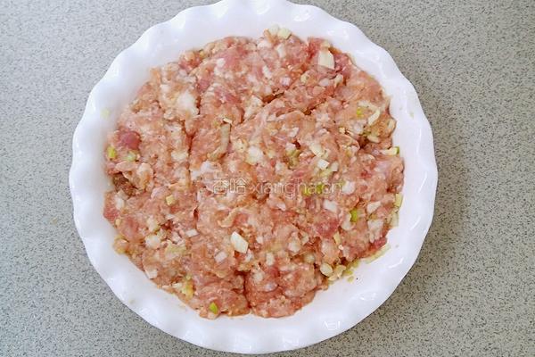 韭菜猪肉饺子的做法图解3