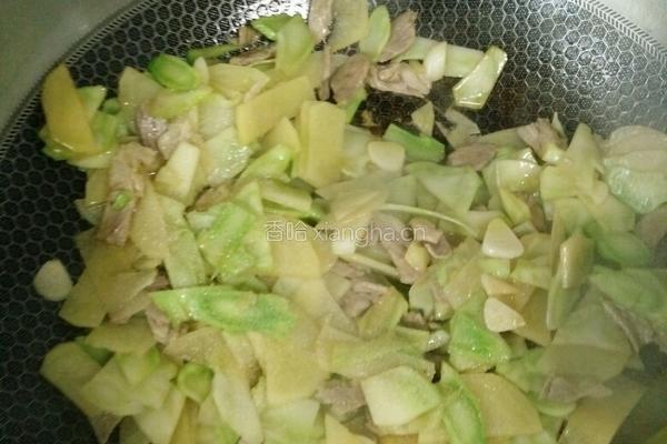 西兰花梗土豆片的做法图解9