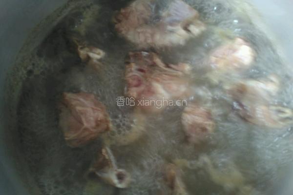 胡萝卜冬瓜骨头汤的做法图解3
