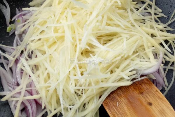 圆葱炒土豆丝的做法图解5