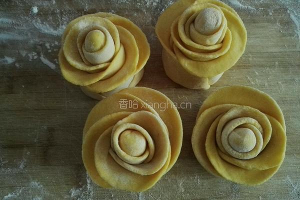黄玫瑰花馒头的做法图解2