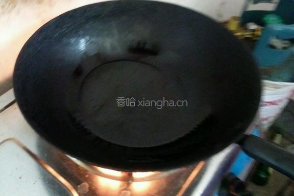 酸辣芋头丝的做法图解1