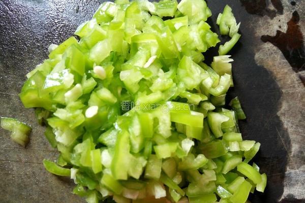 南瓜玉米青椒饭的做法图解2