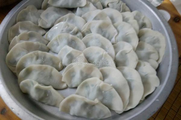 韭菜素饺子的做法图解8
