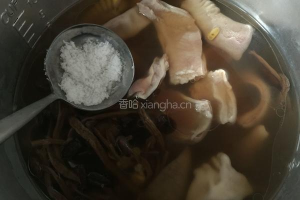 猪肚玉米茶树菇汤的做法图解9