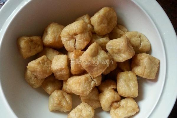 油豆腐焖鱼 的做法图解2