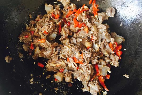 焖牛腩(豆芽百叶版)的做法图解7