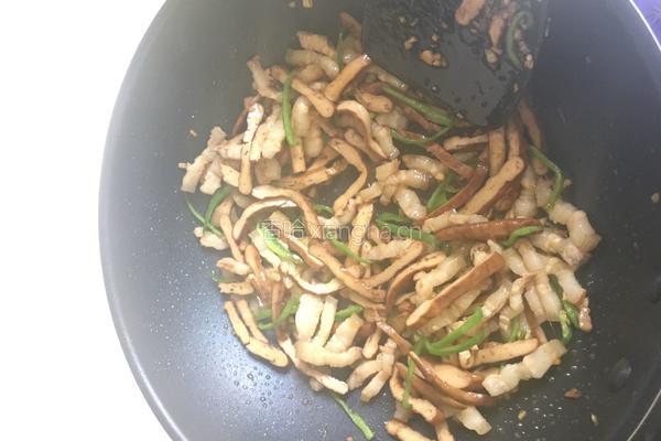 五花肉烧豆腐干的做法图解5