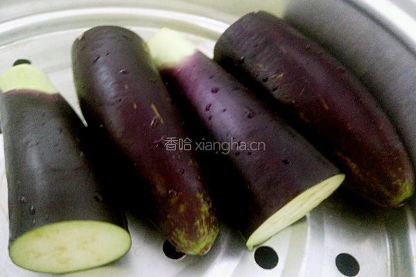 凉拌风味茄子的做法图解1