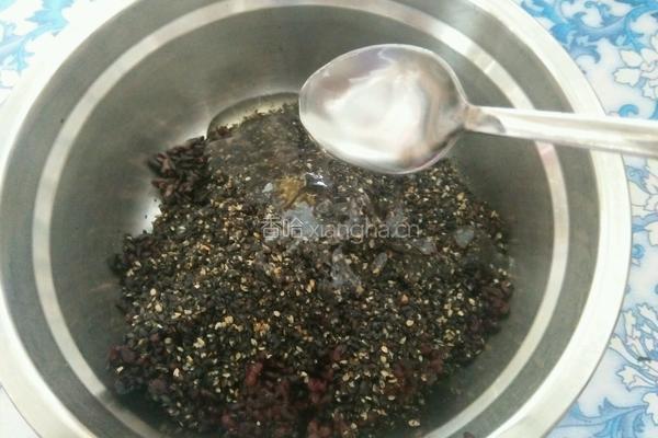 黑米芝麻馅的做法图解7