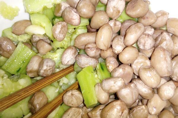 五香花生米凉拌黄瓜的做法图解5