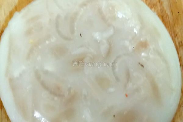 肉皮冻的做法图解1