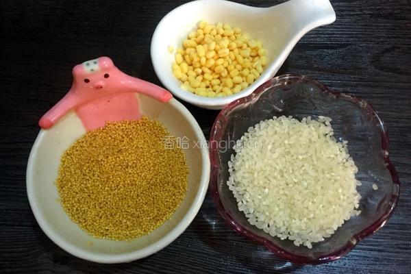 奶香小米绿豆粥的做法图解1