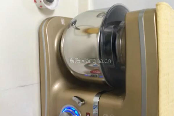 豆沙蛋糕卷的做法图解4