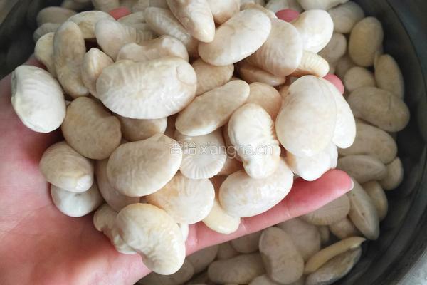 白芸豆月饼馅的做法图解1