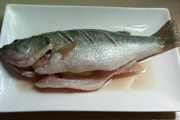 黄豆酱蒸鱼的做法图解4