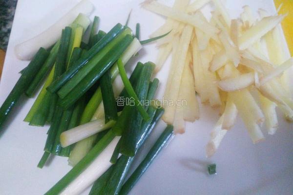 煎焖池鱼的做法图解2