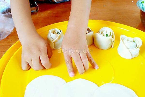 玫瑰花饺子的做法图解2