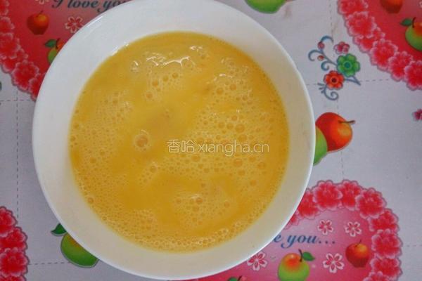 芹菜木耳鸡蛋素包的做法图解4