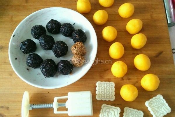 黄金南瓜月饼的做法图解7
