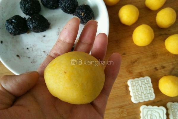 黄金南瓜月饼的做法图解9