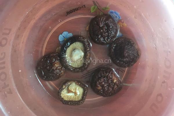 香菇玉米咸蛋粥的做法图解5