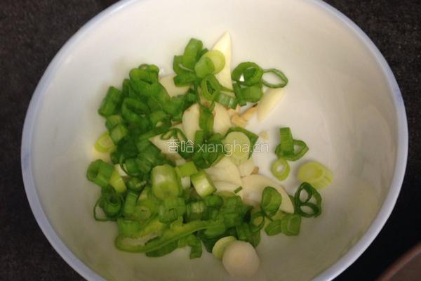 芦笋烤鱼的做法图解1
