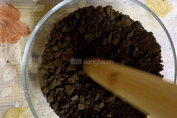 小黄人慕丝蛋糕的做法图解3