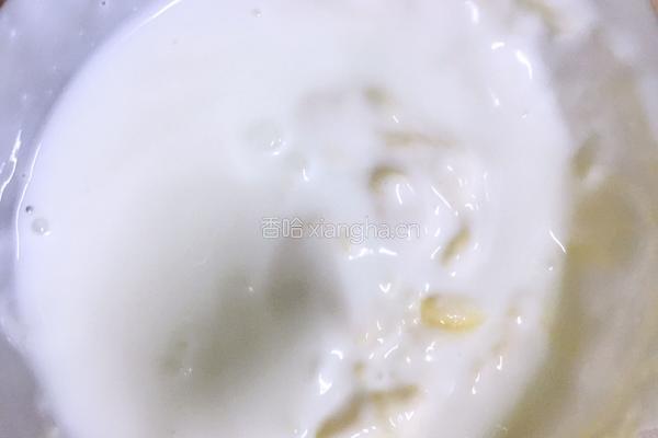 小黄人慕丝蛋糕的做法图解9