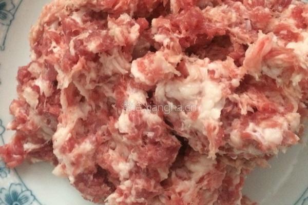 泡菜乱刀肉的做法图解1