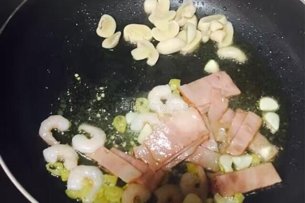 香煎牛排意面的做法图解2