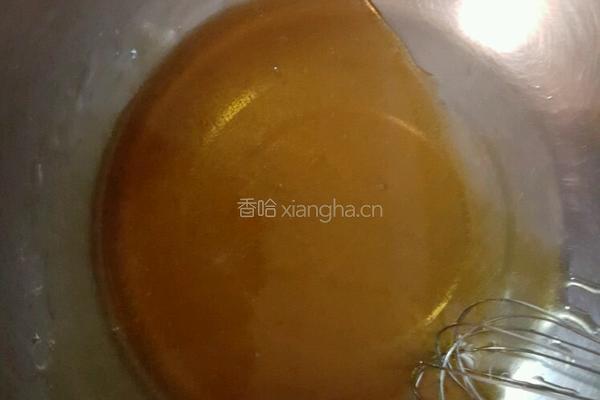 白莲蓉蛋黄月饼的做法图解1