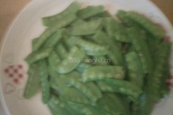 荷兰豆炒腊肠的做法图解5