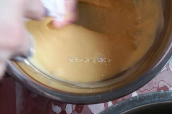 戚风杯子蛋糕的做法图解3