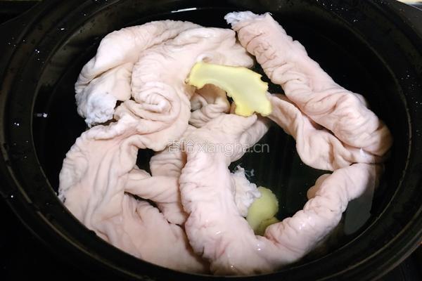 川味辣子肥肠的做法图解2