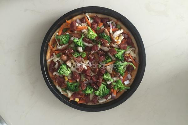 牛肉粒时蔬披萨的做法图解7