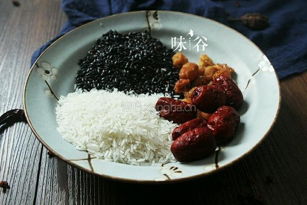 红枣桂圆黑米粥的做法图解1