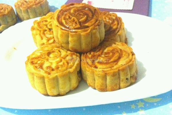 广式蛋黄豆沙月饼的做法图解13