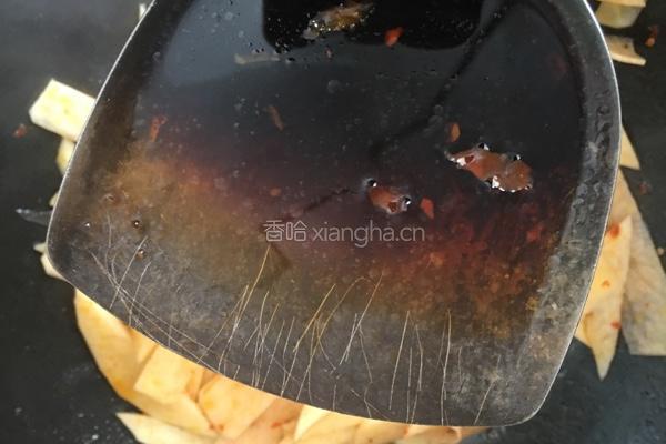 酸辣土豆片的做法图解5