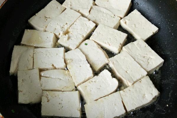 黄金豆腐条的做法图解3