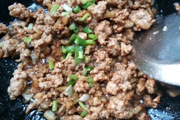 五色花蒸饺的做法图解1
