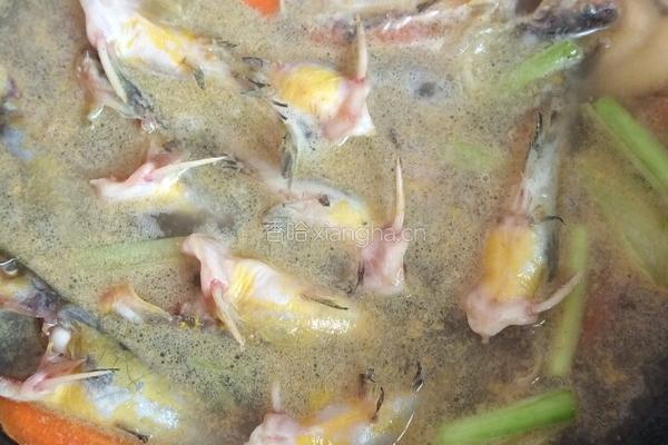 酸汤黄骨鱼的做法图解4