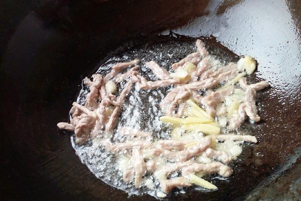 干蕨菜炒肉丝的做法图解8