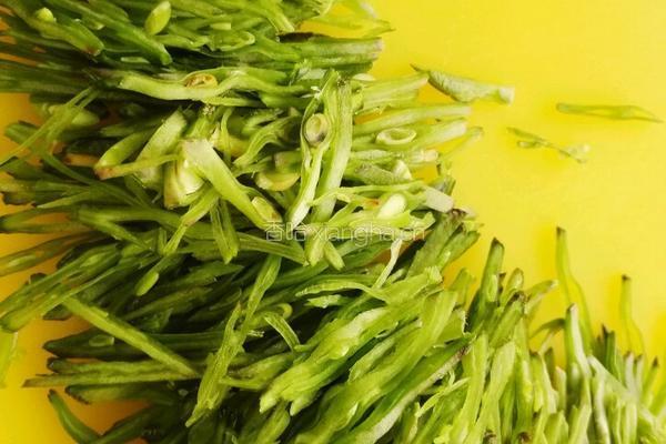 辣炒扁豆的做法图解2