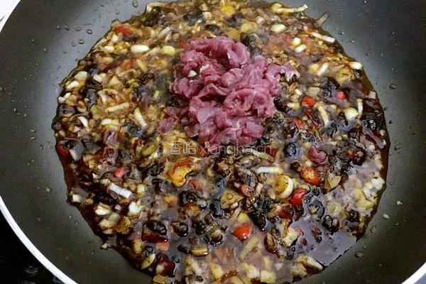 牛肉酱香拌面的做法图解5
