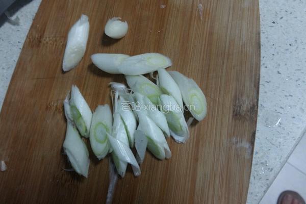 萝卜焖牛肉的做法图解2