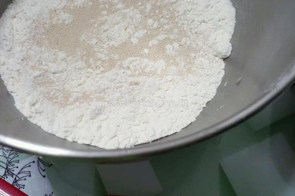 大头菜（包菜）（卷心菜）（圆白菜）素馅包子的做法图解1