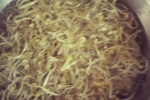 凉拌豆芽粉丝的做法图解1