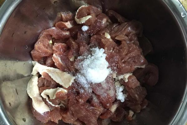 彩椒炒牛肉的做法图解1